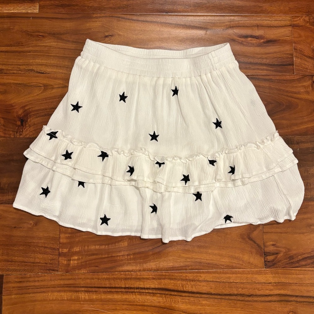 White and black storia star ruffle mini skirt size small